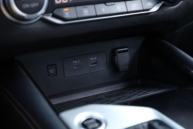 Nissan Altima Vehicle Image 17