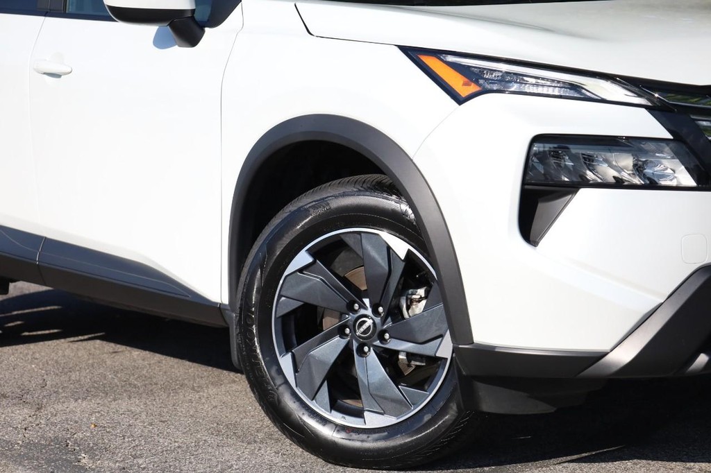 Nissan Rogue Vehicle Image 03