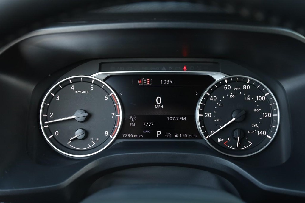 Nissan Rogue Vehicle Image 10