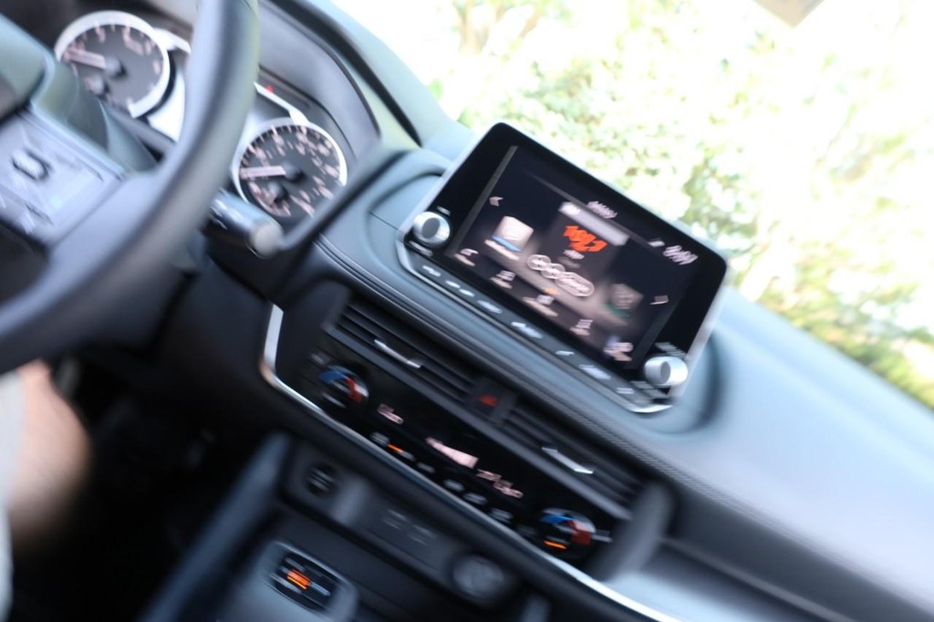 Nissan Rogue Vehicle Image 15