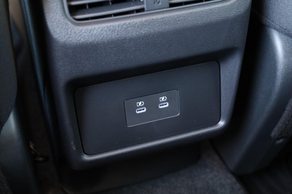 Nissan Rogue Vehicle Image 22