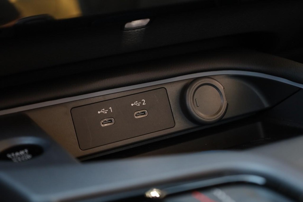 Nissan Sentra Vehicle Image 16