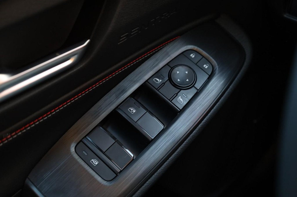 Nissan Sentra Vehicle Image 19
