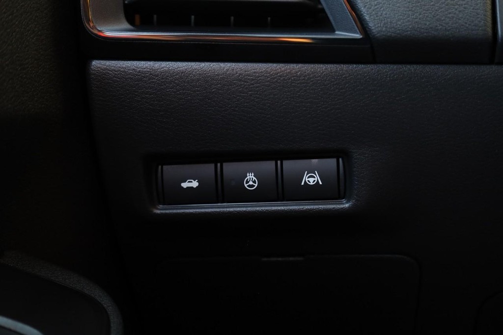 Nissan Sentra Vehicle Image 20