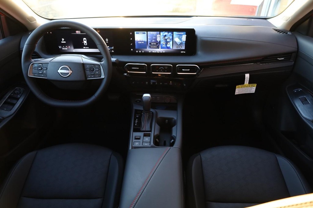 Nissan Sentra Vehicle Image 24