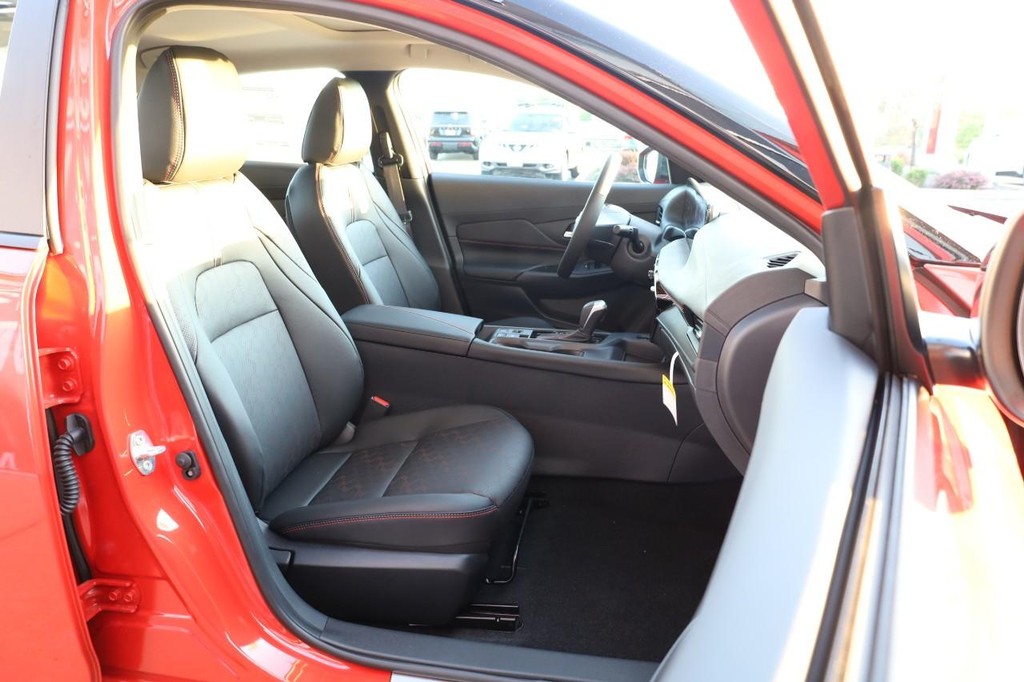 Nissan Sentra Vehicle Image 26
