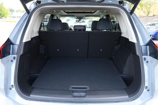 Nissan Rogue Vehicle Image 07