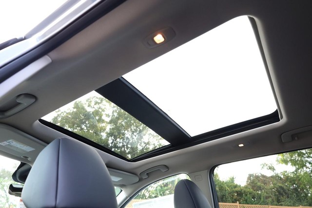 Nissan Rogue Vehicle Image 10