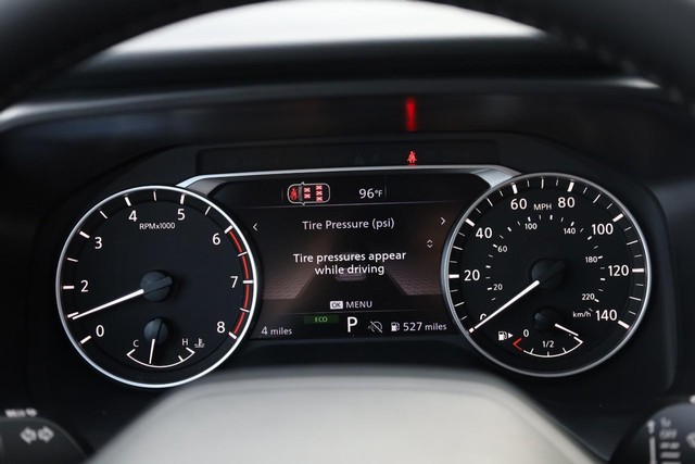 Nissan Rogue Vehicle Image 12