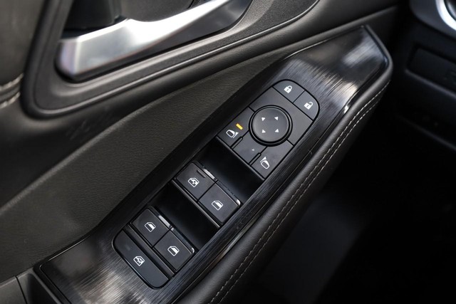 Nissan Rogue Vehicle Image 19