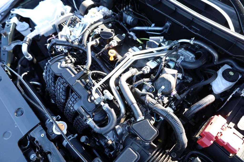 Nissan Altima Vehicle Full-screen Gallery Image 26