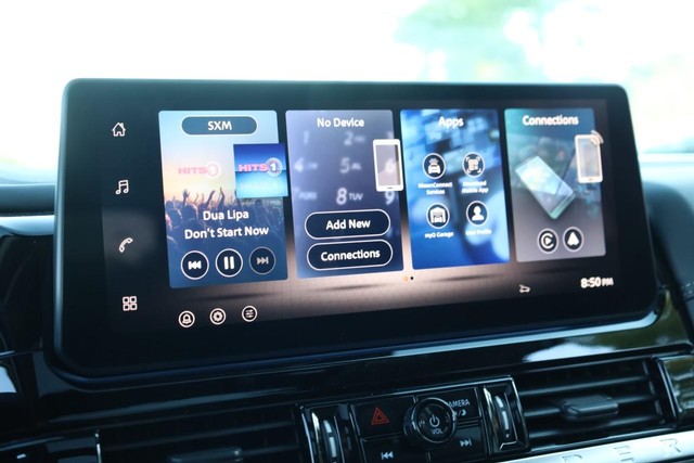 Nissan Pathfinder Vehicle Full-screen Gallery Image 15