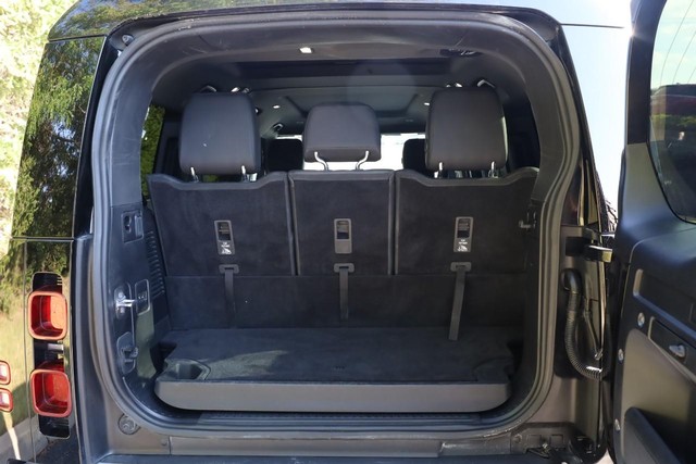 Land Rover Defender Vehicle Image 07