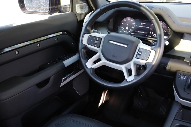 Land Rover Defender Vehicle Image 27