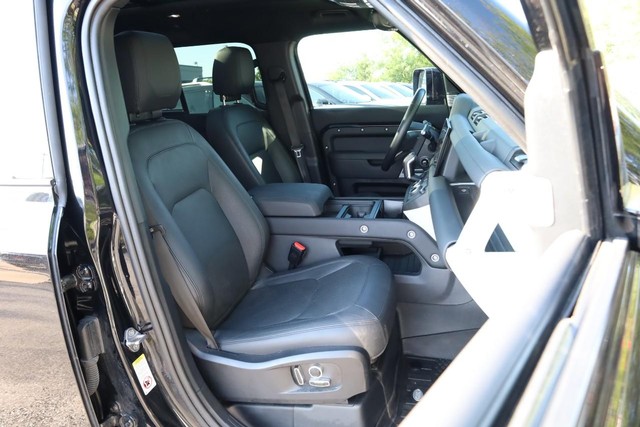 Land Rover Defender Vehicle Image 29