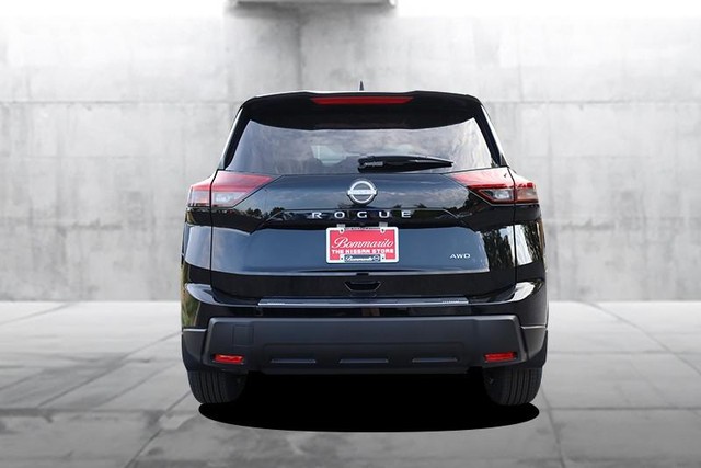 Nissan Rogue Vehicle Image 06