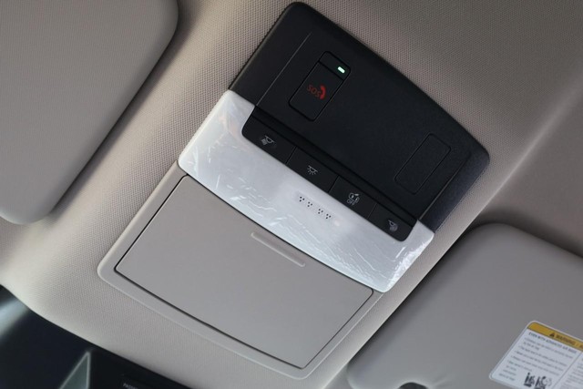 Nissan Rogue Vehicle Image 16