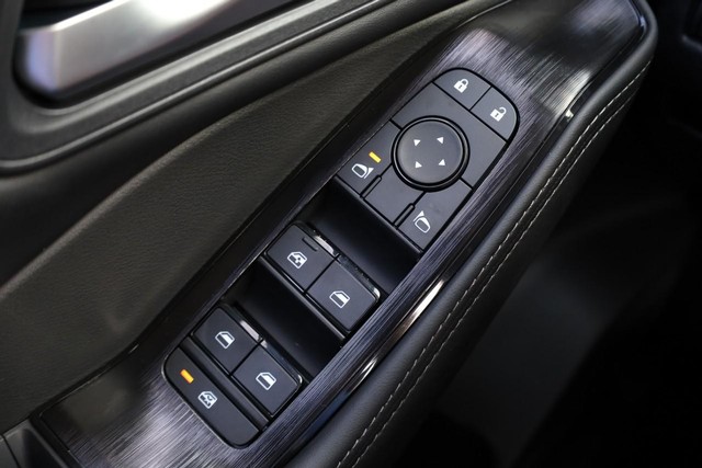 Nissan Rogue Vehicle Image 17