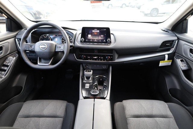 Nissan Rogue Vehicle Image 22