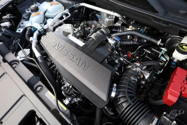 Nissan Rogue Vehicle Image 25