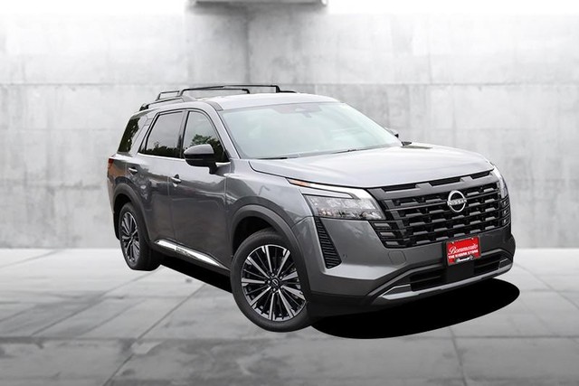 Nissan Pathfinder Vehicle Image 02