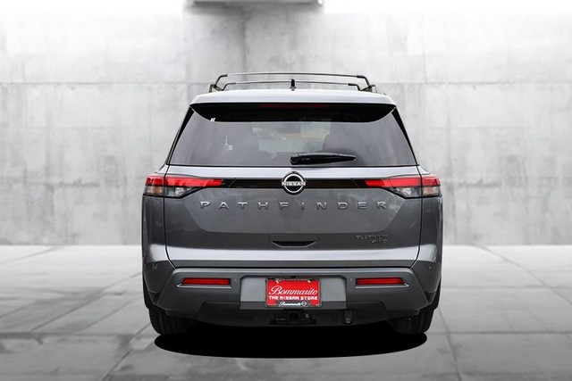 Nissan Pathfinder Vehicle Image 06