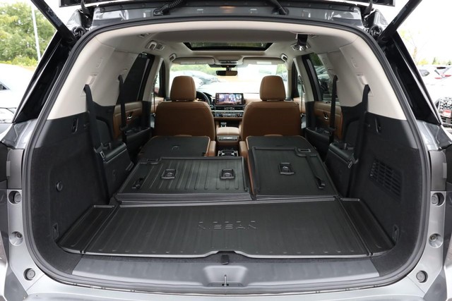 Nissan Pathfinder Vehicle Image 09