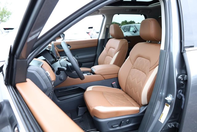 Nissan Pathfinder Vehicle Image 10