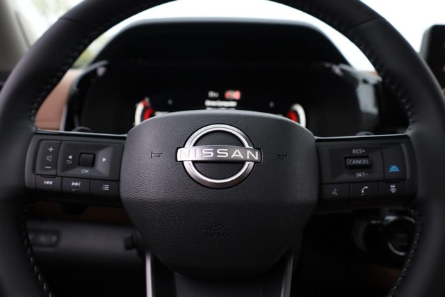 Nissan Pathfinder Vehicle Image 13