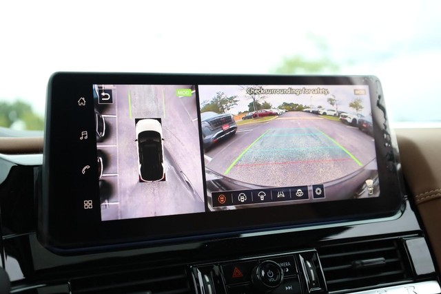 Nissan Pathfinder Vehicle Image 15