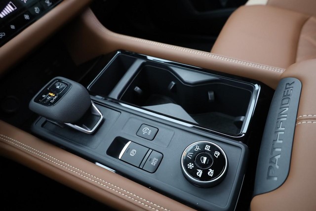 Nissan Pathfinder Vehicle Image 20