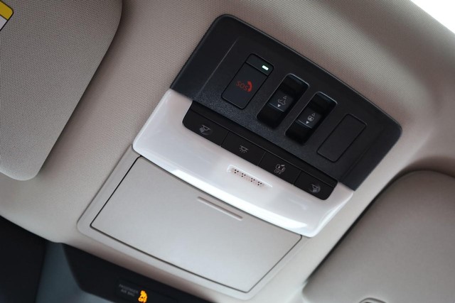 Nissan Pathfinder Vehicle Image 21