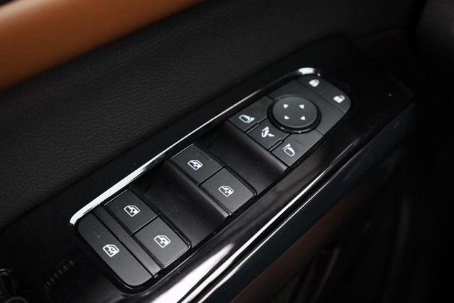 Nissan Pathfinder Vehicle Image 22