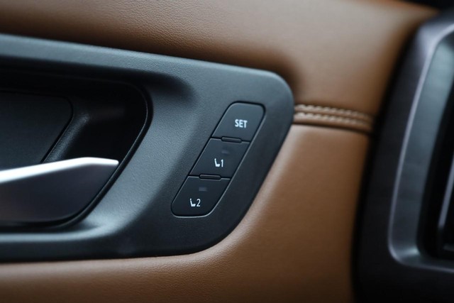 Nissan Pathfinder Vehicle Image 23