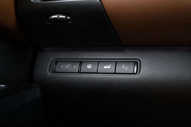 Nissan Pathfinder Vehicle Image 24