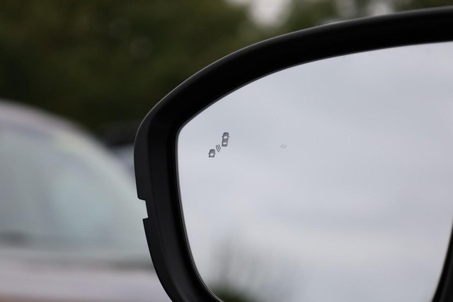 Nissan Pathfinder Vehicle Image 25