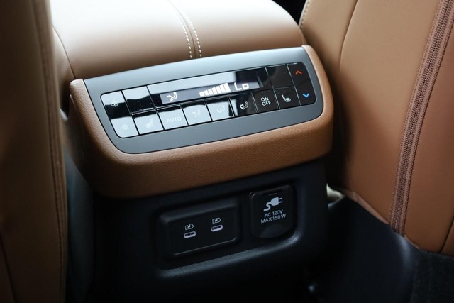 Nissan Pathfinder Vehicle Image 28