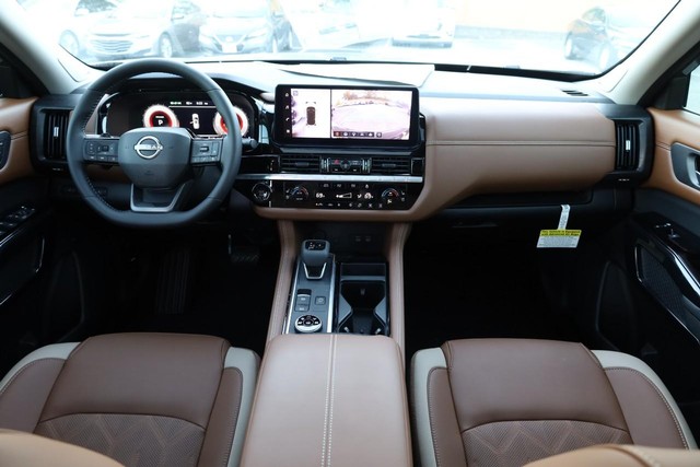 Nissan Pathfinder Vehicle Full-screen Gallery Image 27