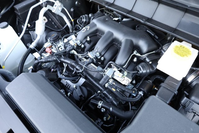 Nissan Pathfinder Vehicle Full-screen Gallery Image 31