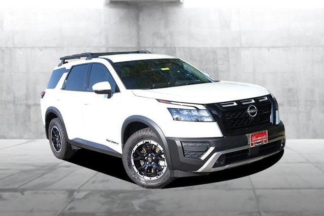 Nissan Pathfinder Vehicle Image 02
