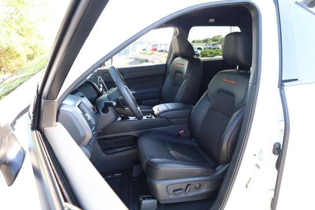 Nissan Pathfinder Vehicle Image 10