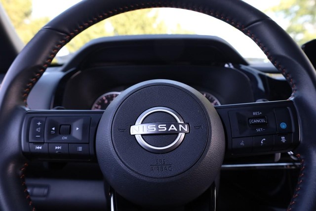 Nissan Pathfinder Vehicle Image 11