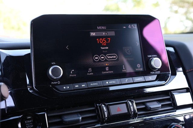 Nissan Pathfinder Vehicle Image 13