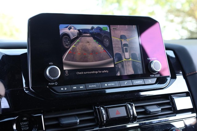 Nissan Pathfinder Vehicle Image 14