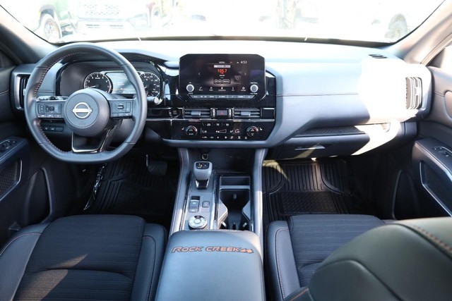 Nissan Pathfinder Vehicle Image 24