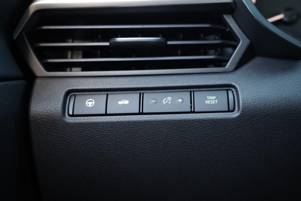 Nissan Altima Vehicle Image 19
