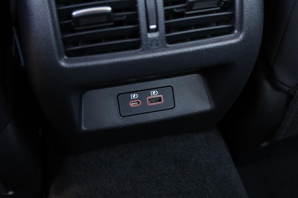 Nissan Altima Vehicle Image 21