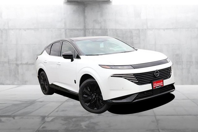 Nissan Murano Vehicle Full-screen Gallery Image 2