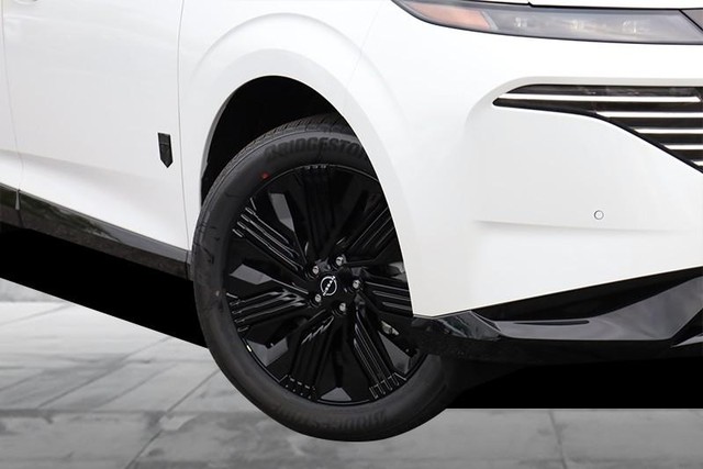 Nissan Murano Vehicle Full-screen Gallery Image 3