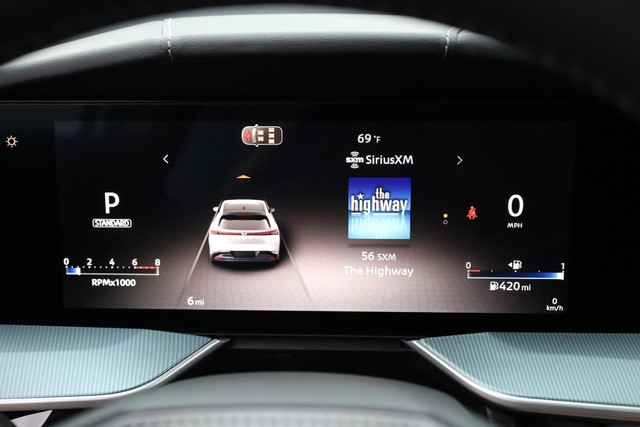 Nissan Murano Vehicle Full-screen Gallery Image 12